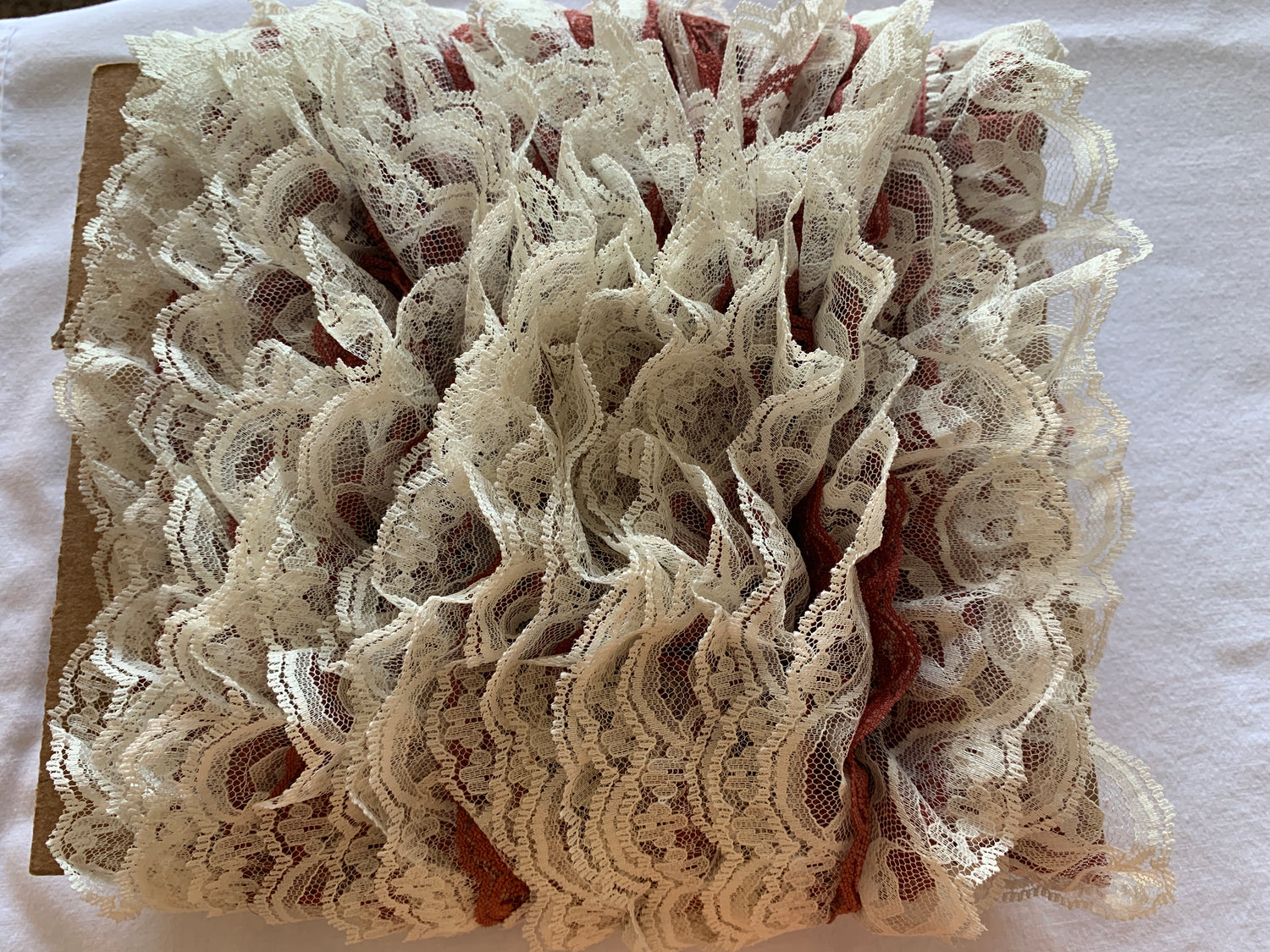 Lace Copper Brown & White, 30 Feet, 2 Inch Wide, Trim, Lace, Crafts, Hobbies, Photos. Card-Making, Baby Clothes