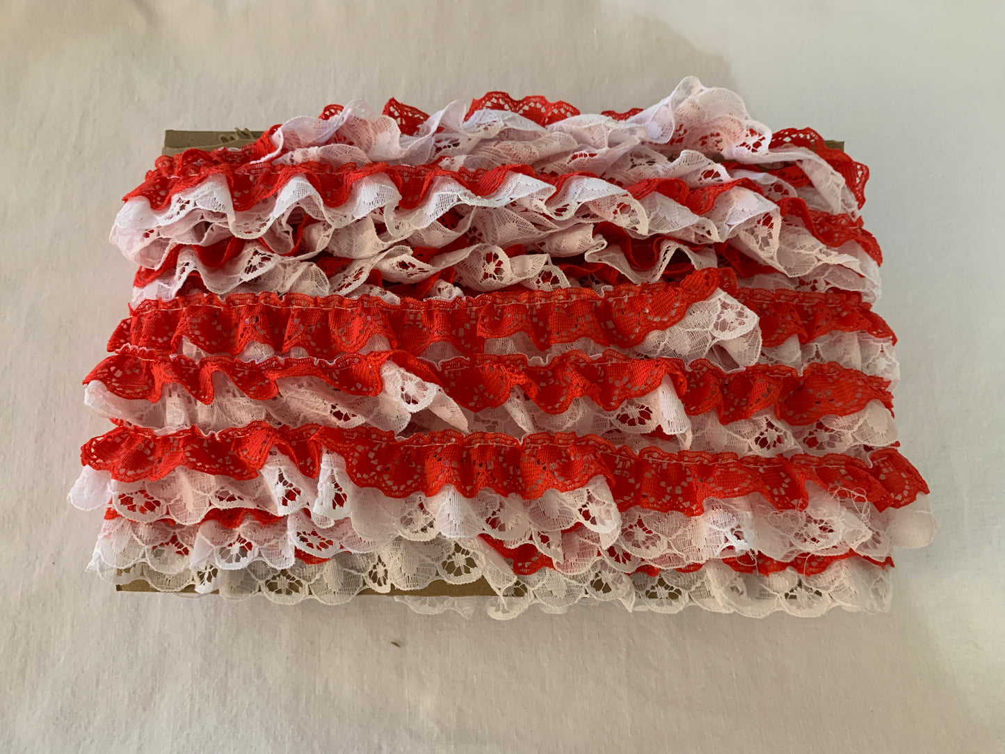 Trim Red and White, 26 Feet, 1 1/2 Inch Wide, 100% Polyester Trim, Lace, Crafts, Hobbies, Photos. Card-Making, Baby Clothes