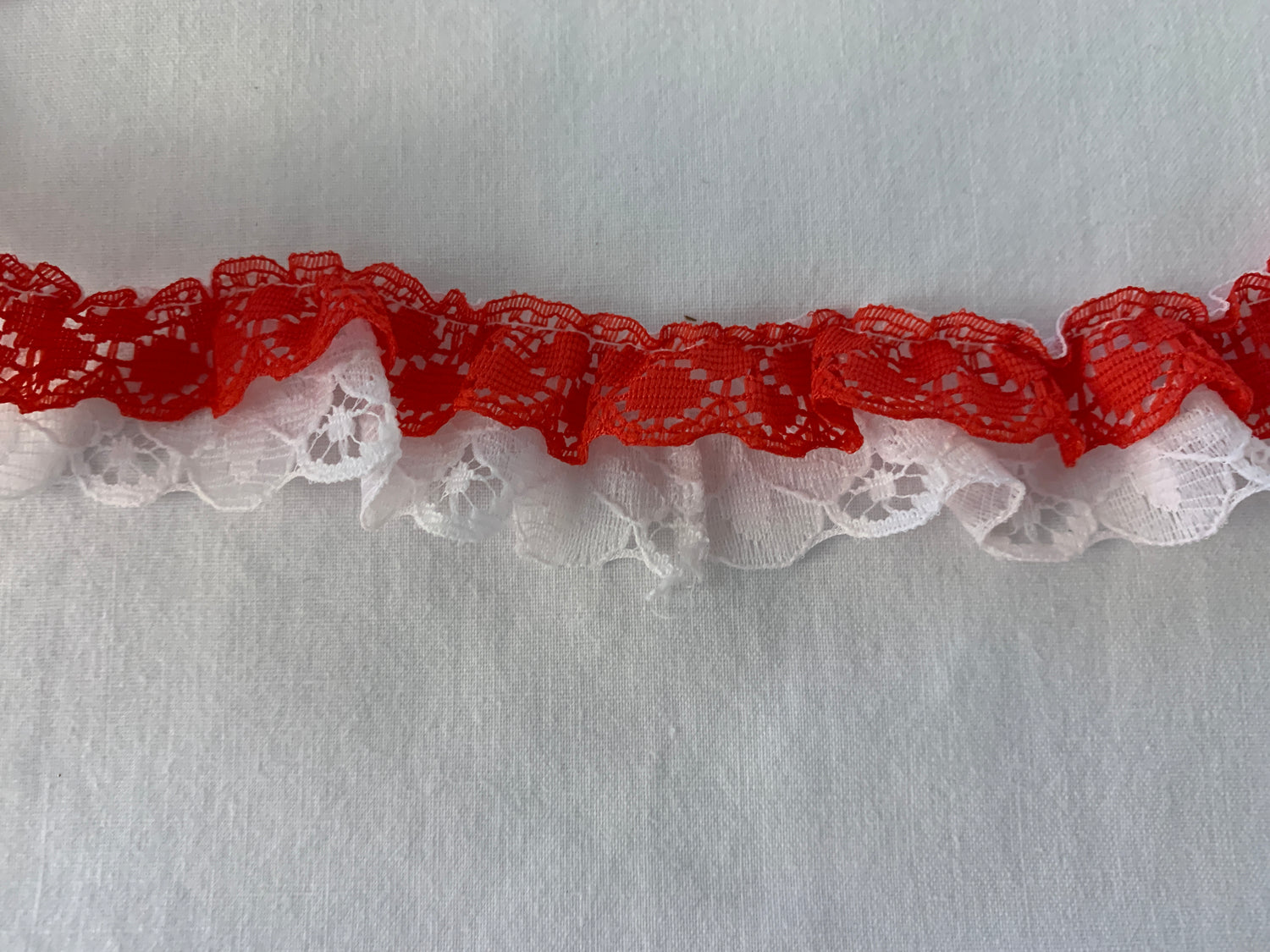 Trim Red and White, 26 Feet, 1 1/2 Inch Wide, 100% Polyester Trim, Lace, Crafts, Hobbies, Photos. Card-Making, Baby Clothes