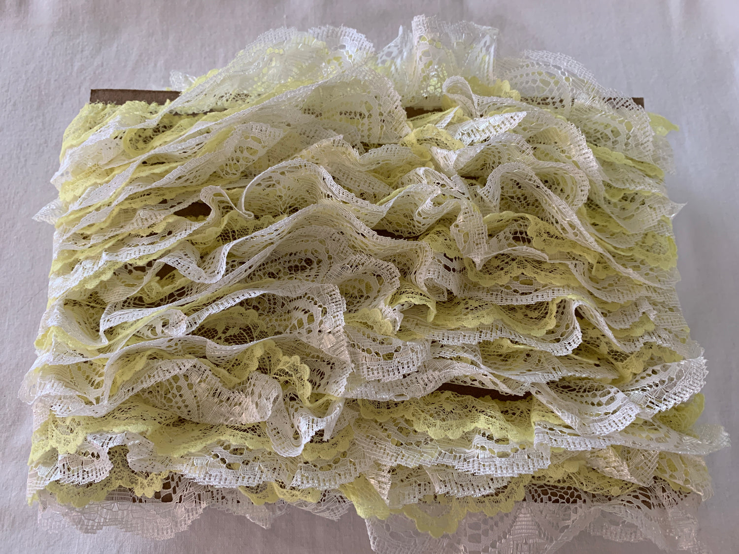 Trim Yellow and White, 20 Feet, 1 1/2 Inch Wide, 100% Polyester Trim, Lace, Crafts, Hobbies, Photos. Card-Making, Baby Clothes