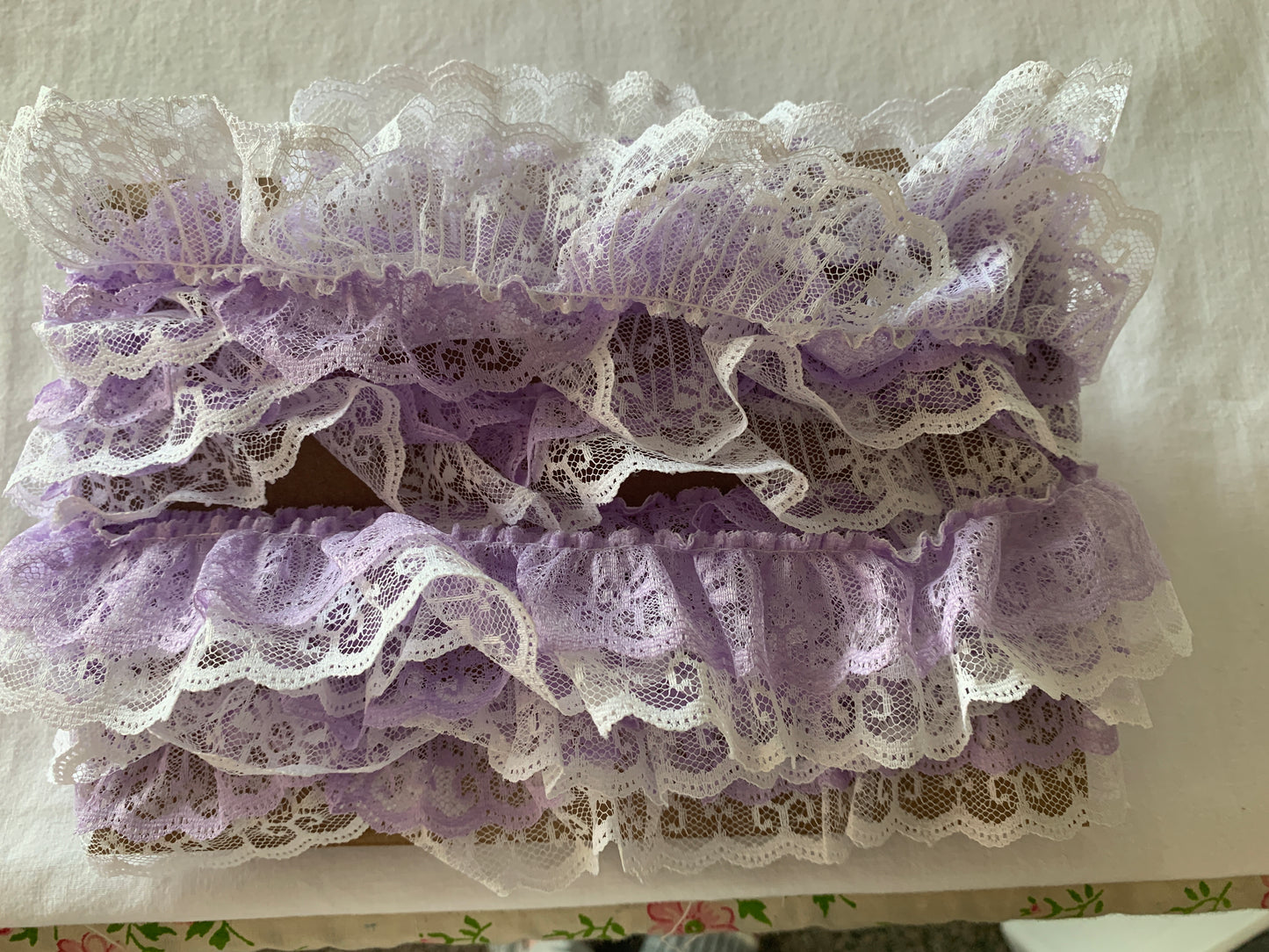 Trim Purple and White, 6 Feet, 1 1/2 Inch Wide, 100% Polyester Trim, Lace, Crafts, Hobbies, Photos. Card-Making, Baby Clothes