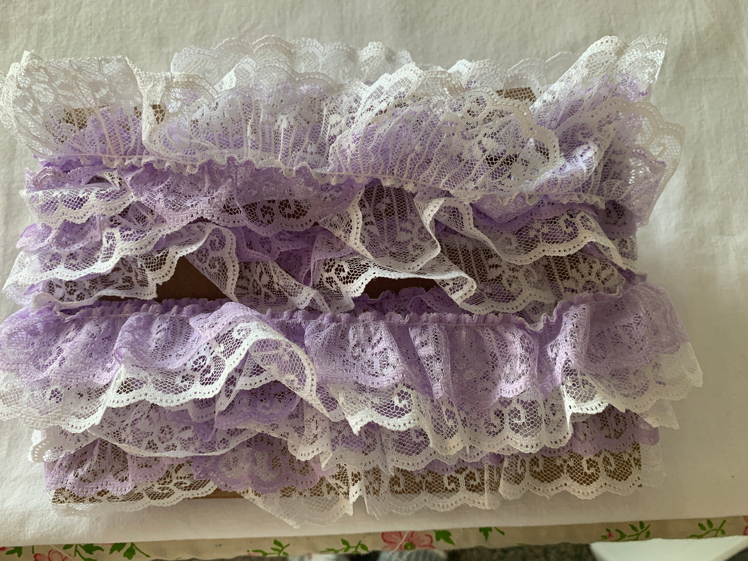 Trim Purple and White, 6 Feet, 1 1/2 Inch Wide, 100% Polyester Trim, Lace, Crafts, Hobbies, Photos. Card-Making, Baby Clothes