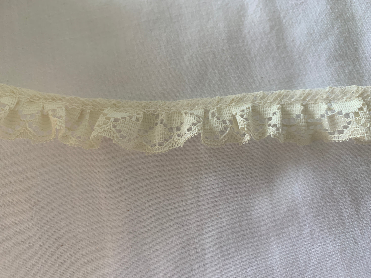 Trim Cream Color, 38 Feet, 1/2 Inch Wide, 100% Polyester Trim, Lace, Crafts, Hobbies, Photos. Card-Making, Baby Clothes