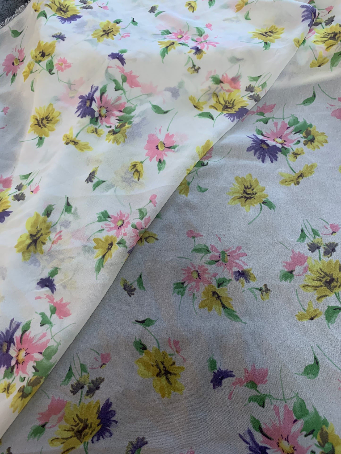 Flowered Bethany 100% Polyester Silk 16 Yards x 44 Inch Wide, Old/New Stock