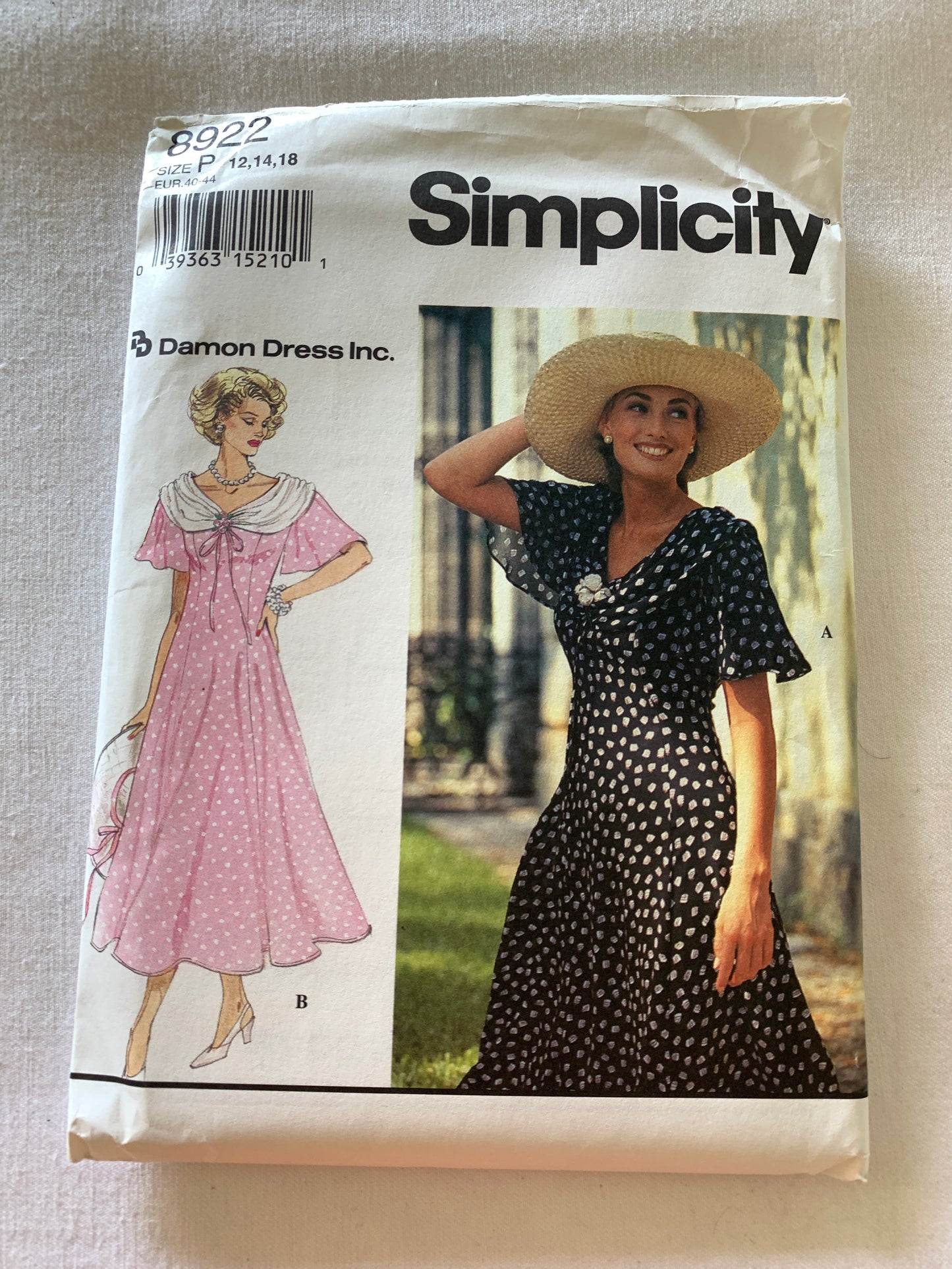 Simplicity Sewing Pattern 8922 Misses'/Misses' Petite Lined Dress, Pullover, Princess Seams, Tie Back, Size 12-18, Uncut, Vintage 1994