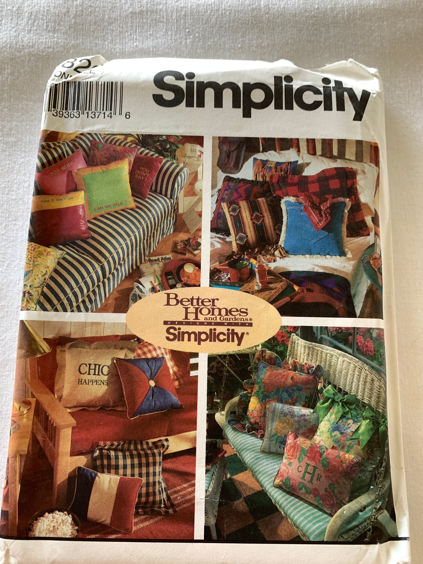 Simplicity Sewing Pattern 8261 Crafts, Pillow, Square, Roll, 6 Variations, Uncut, Vintage 1992