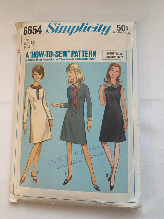 Simplicity Sewing Pattern 6654 Junior/Teens'/Misses' One Piece Dress, Detachable Collar, Cuffs, Size 12T, Cut, Vintage 1966