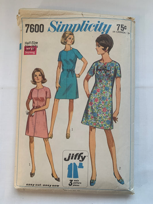 Simplicity Sewing Pattern 7600 Misses' Jiffy Dresses, Short Raglan Sleeves, Half Sizes, Zipper Back, Size 16 1/2, Cut, Vintage 1968