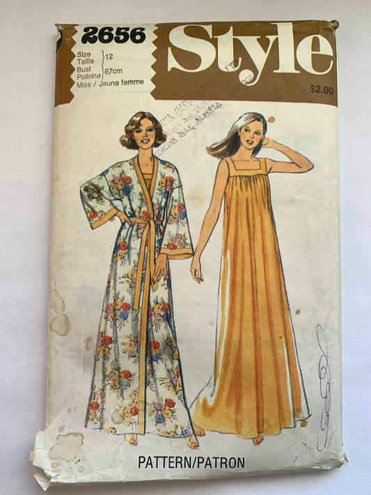 Style Sewing Pattern 2656 Misses' Robe, Gown, Nightgown, Nightdress, Floor Length, Loose-Fitting, Size 12, Cut, Vintage 1979