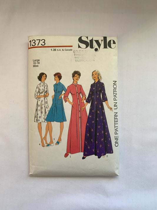 Style Sewing Pattern 1373 Misses' Robe, Housecoat, Floor Length, Front Button, Pockets, Size 16-18, Cut, Vintage 1975