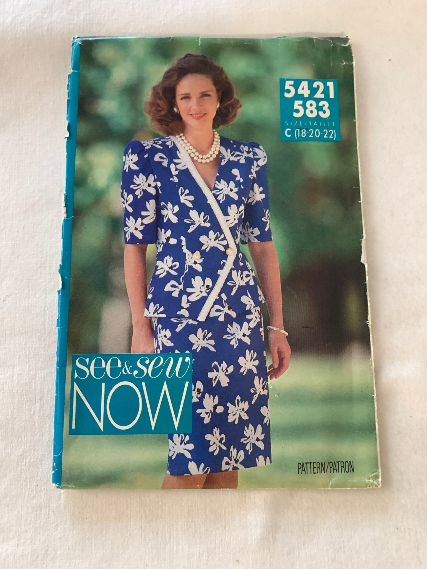 Butterick Sewing Pattern 5421 Misses'/Misses' Petite Top, Skirt, Semi-Fitted, Princess Seams, Zipper Back, Size 18-22, Uncut, Vintage 1991
