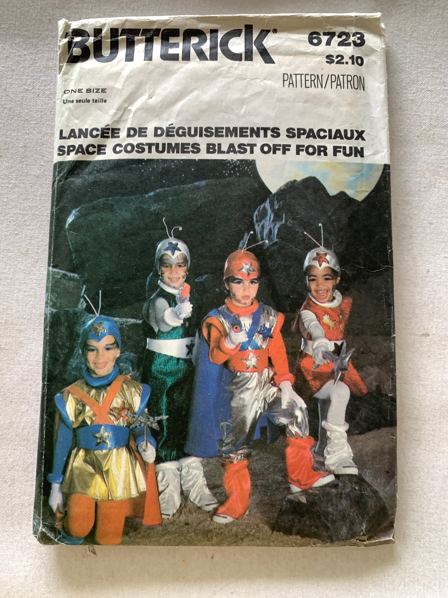 Butterick Sewing Pattern 6723 Children's/Girls'/Boys' Space Costumes, Fitted, Long Sleeves, Jumpsuit, Hat, Size 2-6x, Cut, Vintage 1988
