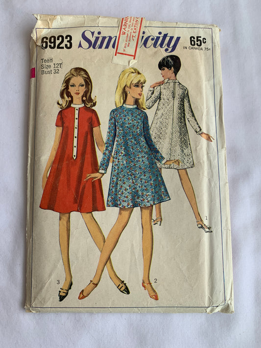 Simplicity Sewing Pattern 6923 Misses'/Juniors' Dress, Two Lengths, Zipper Back, Size 12, Cut, Vintage 1966