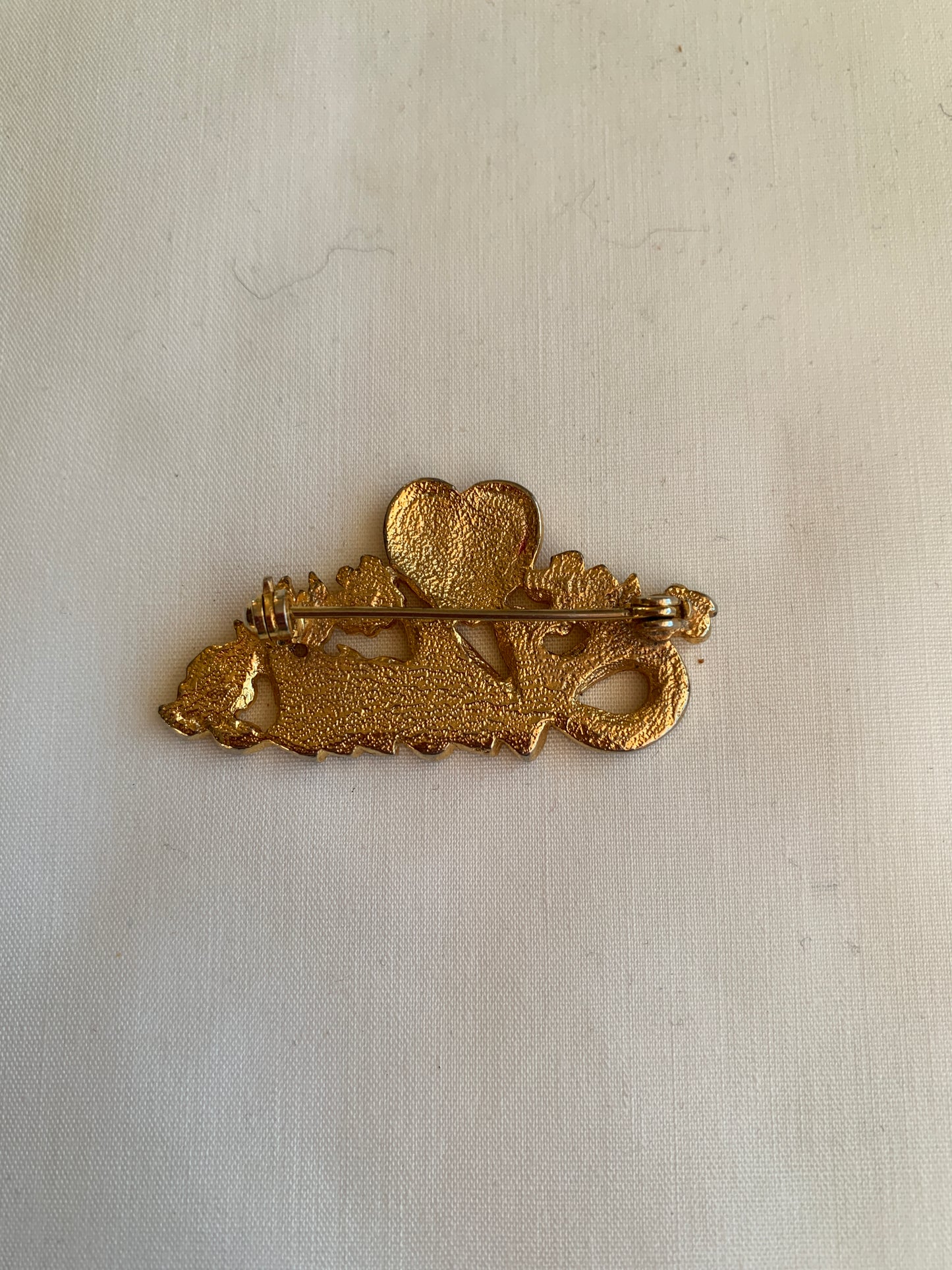 Mom Pin, Red Heart, Flowers, Rolled Safety Pin Closing