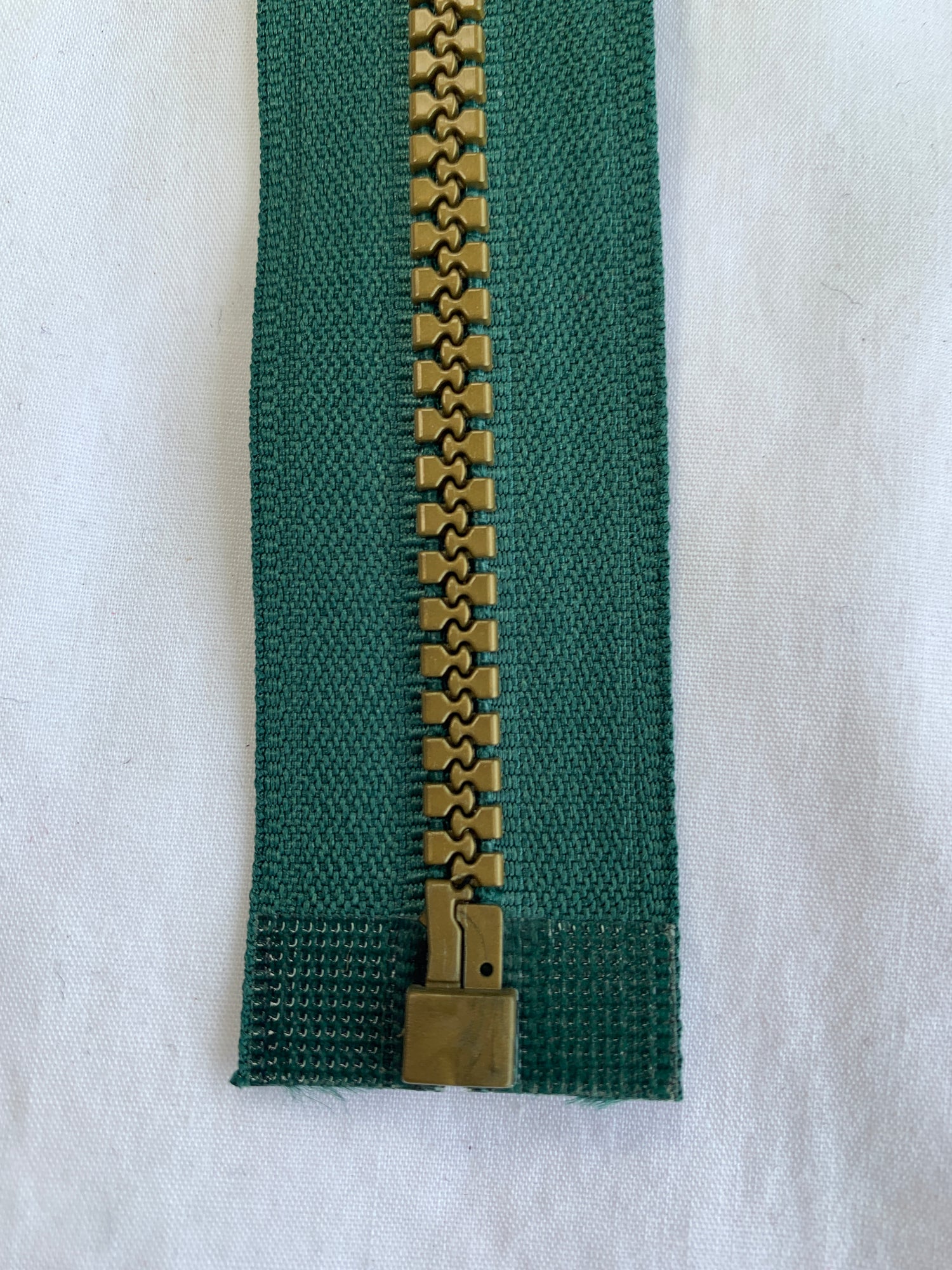 Molded Plastic Zipper, Separating, 20 Inch, Medium Green Color, New