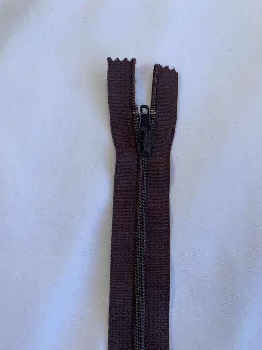 18 Inch Non-Separating Zipper, Pecan Brown Color, Molded Plastic, New