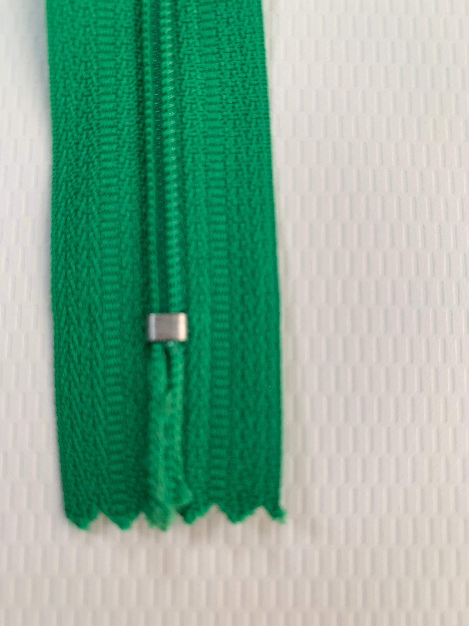 9 Inch Non-Separating Zipper, Go Green, Molded Plastic, New