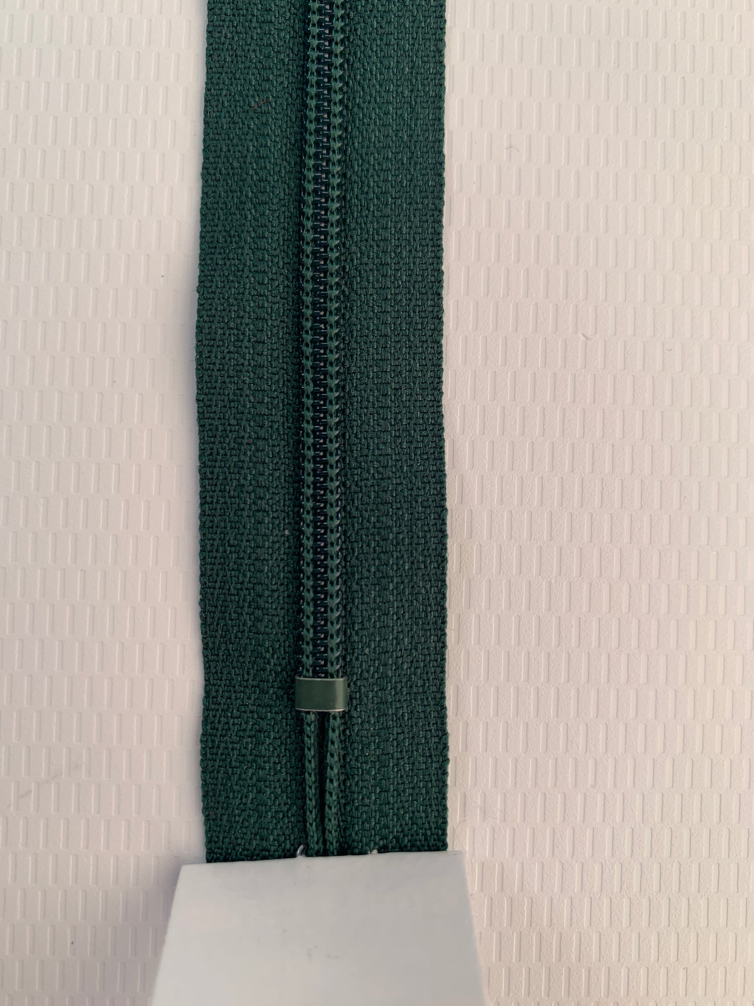 7 Inch Non-Separating Zipper, Grass Green, Molded Plastic, New