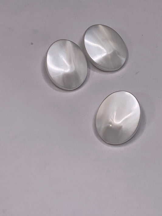 Vintage 3 Oval Plastic Buttons, Shank, White, 1.8 cm, New/Old Stock