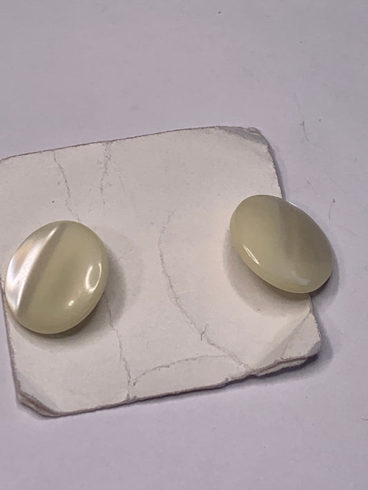 Vintage 2 Round Plastic Buttons, Shank, Off White, Beige, 1.9 cm, New/Old Stock