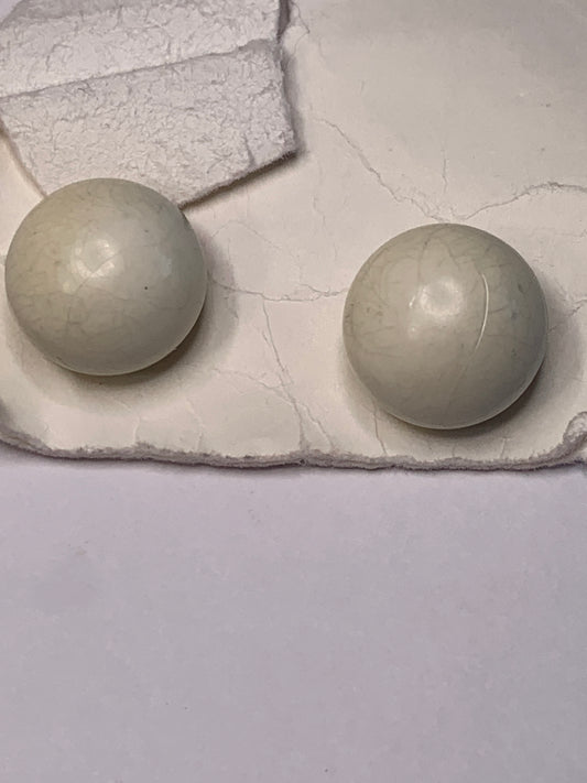 Vintage 2 Round Plastic Buttons, Shank, Off White, Beige, 1.5 cm, New/Old Stock