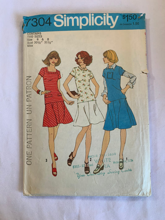 Simplicity Sewing Pattern 7304 Misses'/Junior Zipper Back, Short Sleeves, Two Lengths, Pockets, Size 6-8, Cut, Vintage 1975