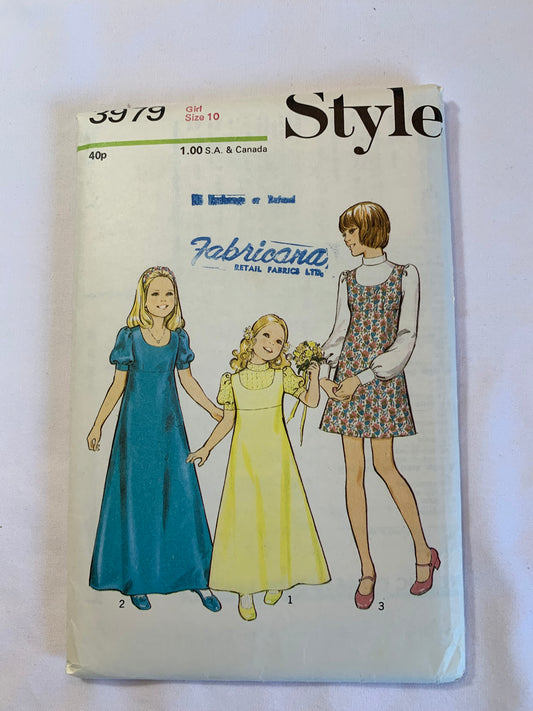 Style Sewing Pattern 3979 Girls' Dress, Zipper Back, Long/Shorts Sleeves, Collar, Round Neckline, Two Lengths, Size 10, Cut, Vintage 1972