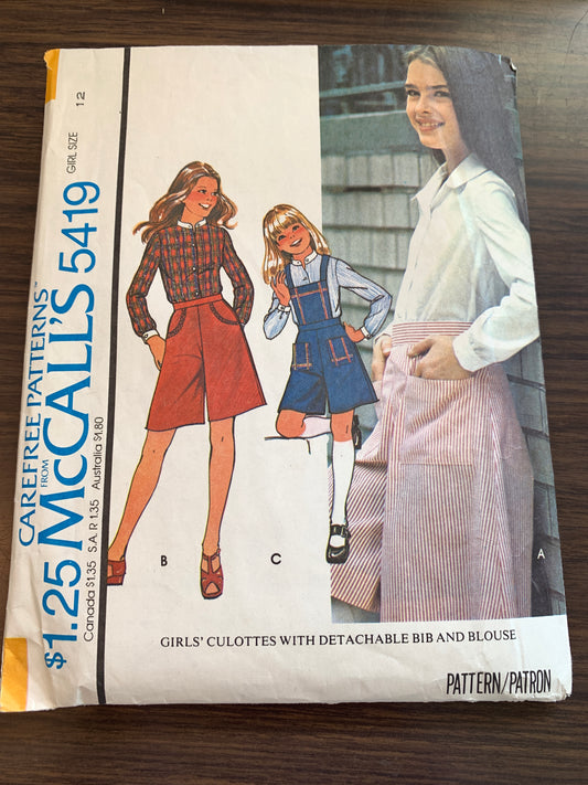 McCall's Sewing Pattern 5419 Girls' Culottes, Detachable Bib, Blouse, Size 12, Cut, Vintage 1976