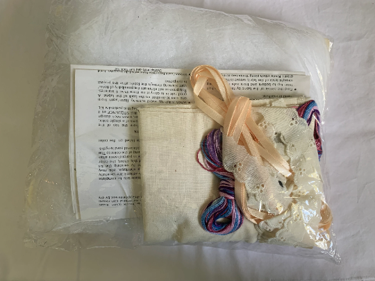 Vintage The Creative Circle #1716Fantasy Tooth-Fairy Pillow, Pocket Full of Dreams, Embroidery. Stitch & Stuff, Crafts, Christmas Gift