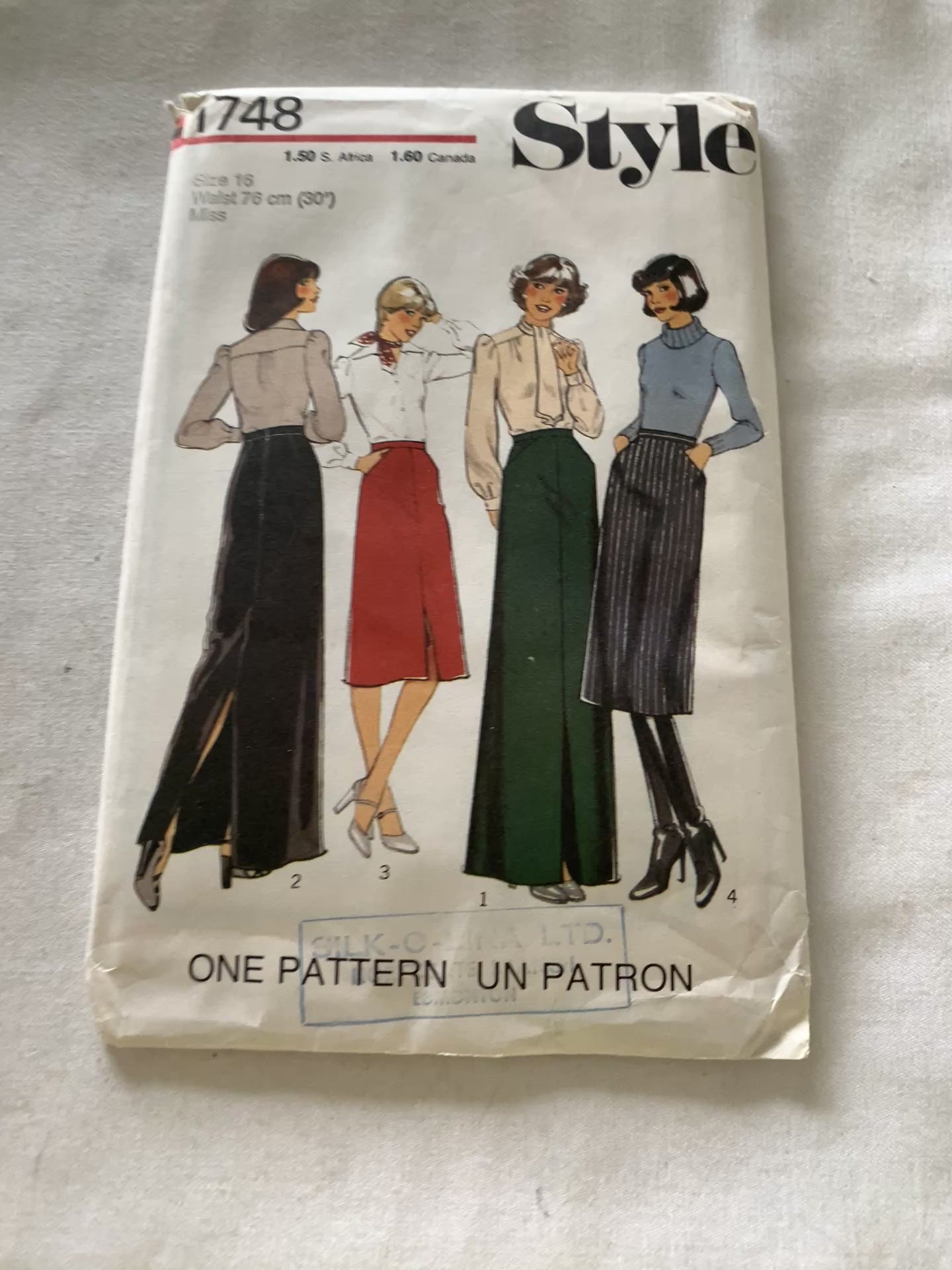 Style Sewing Pattern 1748 Misses' Lined Skirt, Pockets, Zipper Back, 4 Variations, Button Back, Pockets, Size 16, Uncut, Vintage 1976