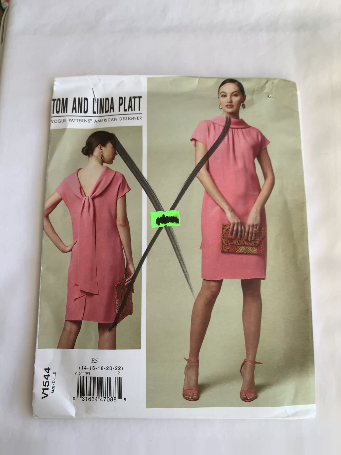Vogue Tom & Linda Platt Sewing Pattern V1544 Misses' Dress, Fitted, Lined, Zipper Back, Collar, Size 14-22, Uncut, 2017