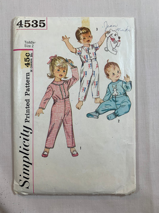 Simplicity Sewing Pattern 4535 Toddlers' Girls'/Boy's Pajamas, Top, Pants, Long/Short Sleeves, Button Front. Elastic Waist, Feet, Size 2, Cut, Vintage 1977