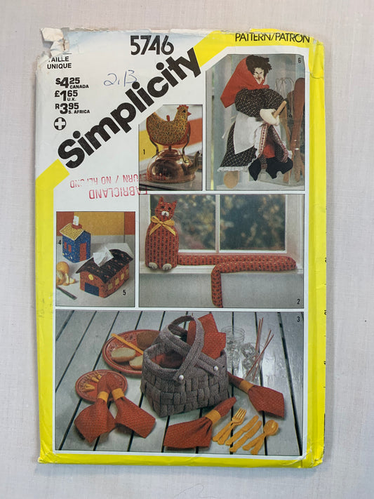 Simplicity Sewing Pattern 5746 Home Decorating, Accessories, Chicken Potholder, Cat Door Stop, Draft Stop, Picnic Basket, Napkins, Tissue Box, Kitchen Witch, Uncut, Vintage 1982