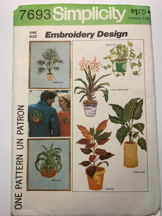Simplicity 7693 Embroidery Transfers, One Size, Uncut, Vintage 1976