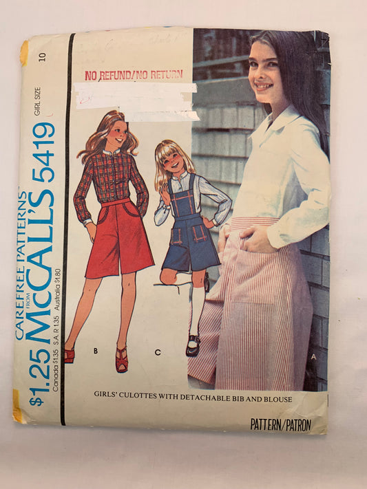 McCall's 5419 Girls' Culottes, Detachable Bib, Blouse, Size 10, Cut, Vintage 1976