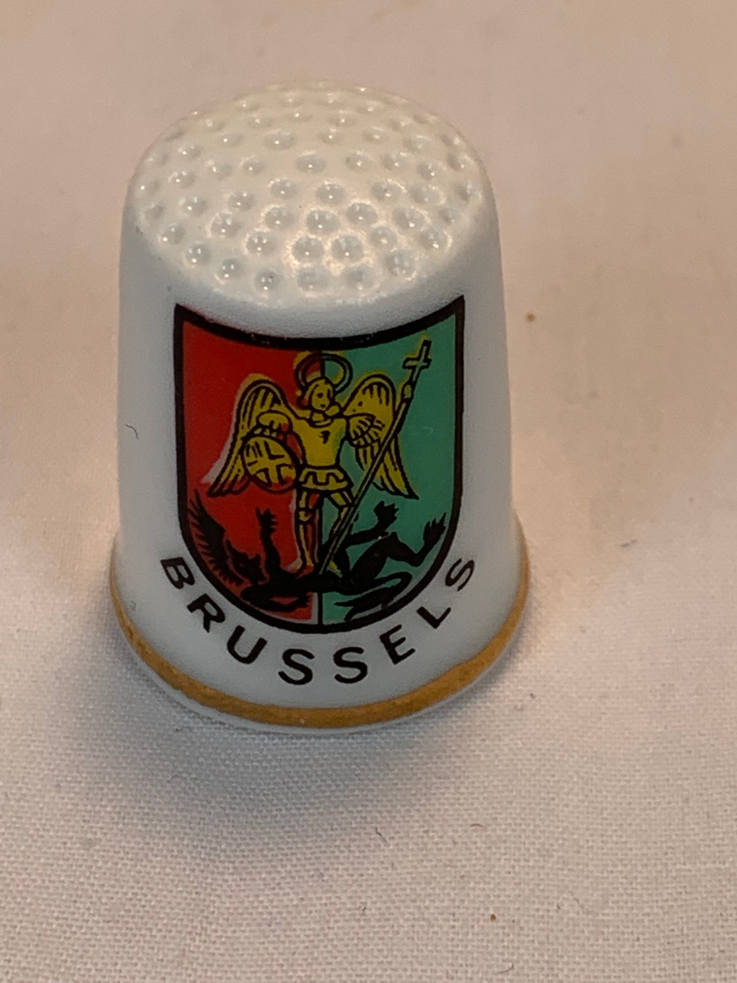 Thimble Souvenir, Gift, Brussels, Coat of Arms, Porcelain, Sewing, Gold Trim