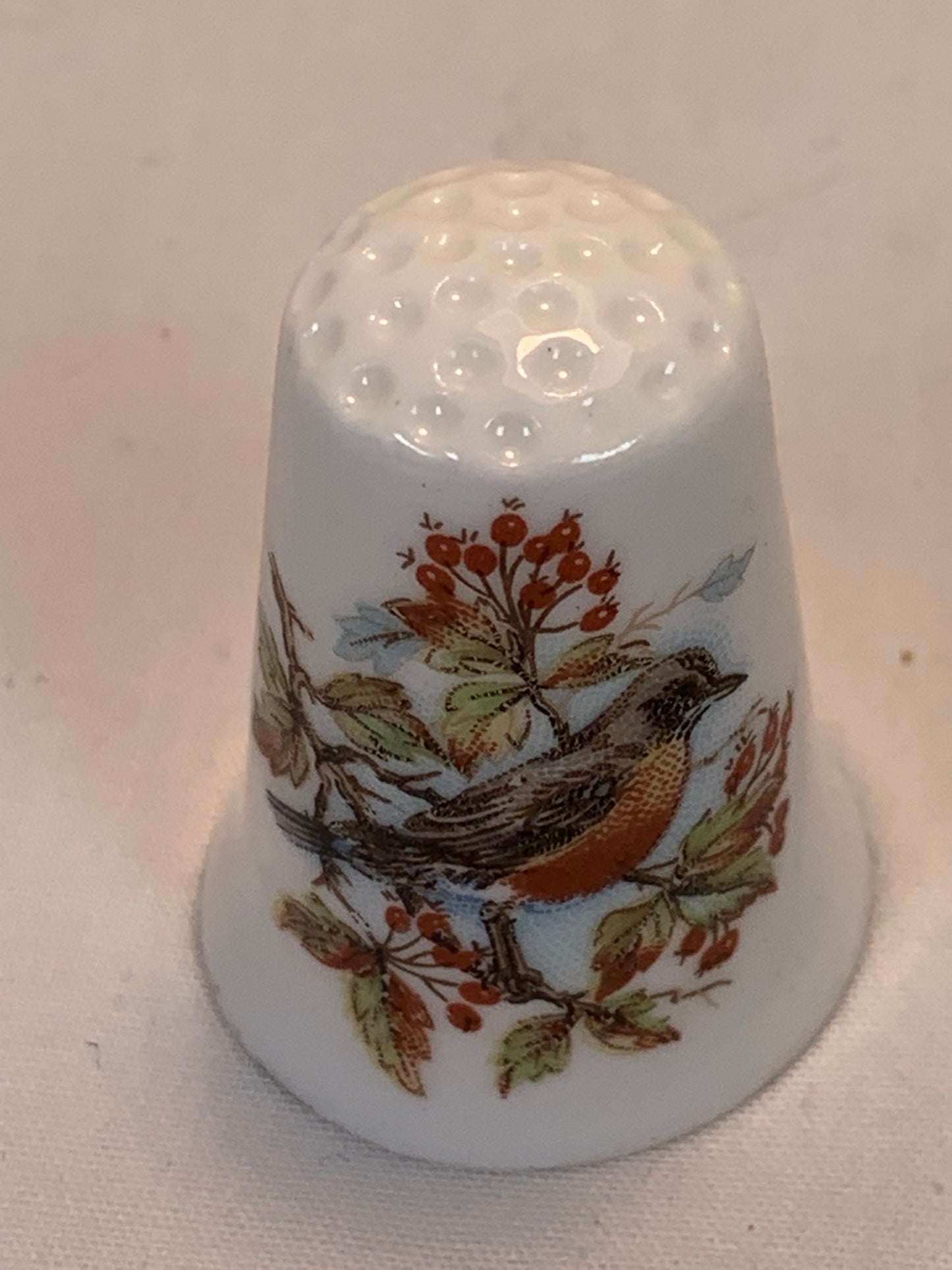 Thimble Souvenir, Gift, Robin, Bird, Porcelain, Sewing