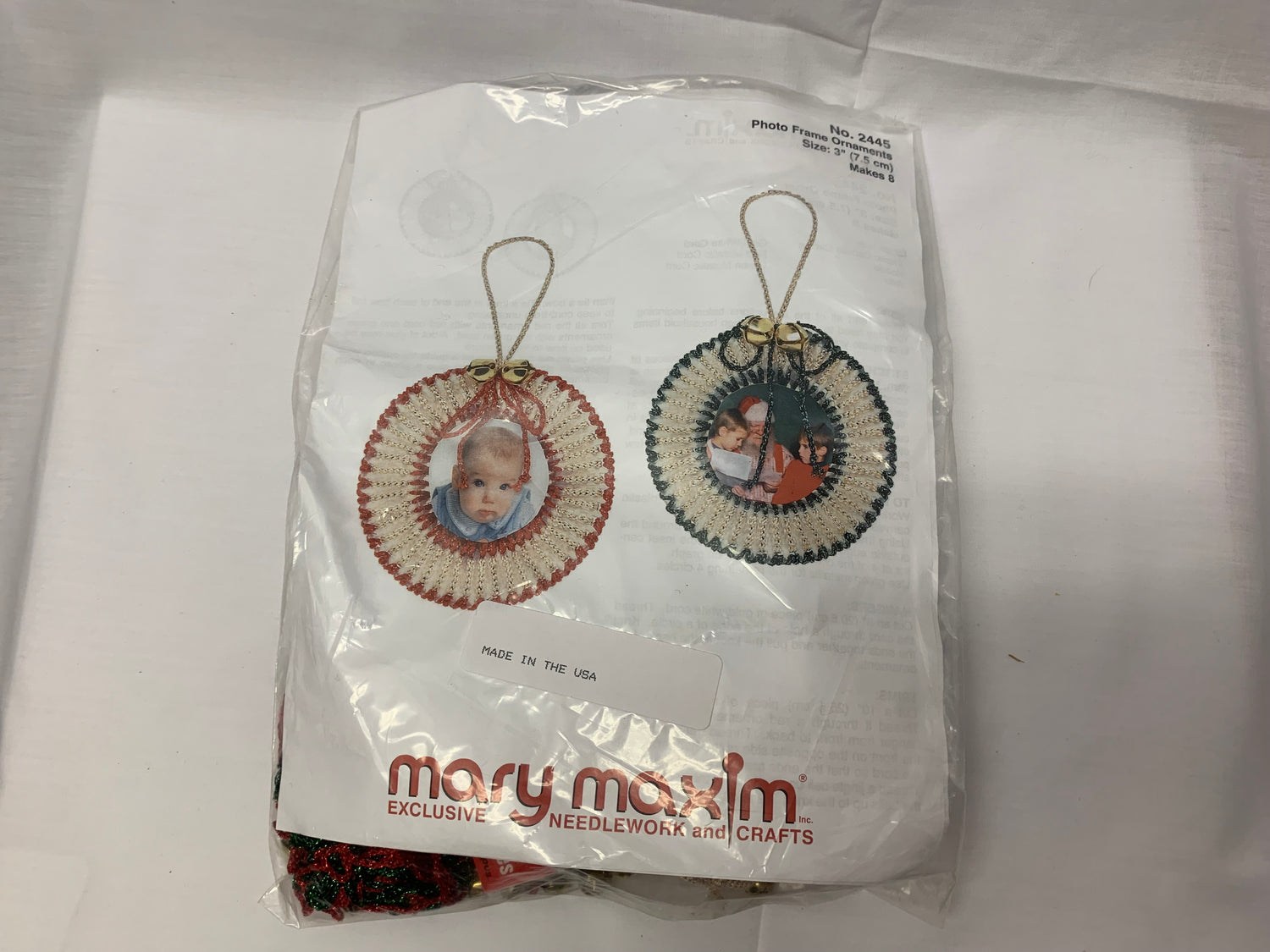 Mary Maxim #2445 Photo Frame Ornaments, Christmas, 3" Diameter, Needlwork, Crafts, KeepsakesUSA, 2006