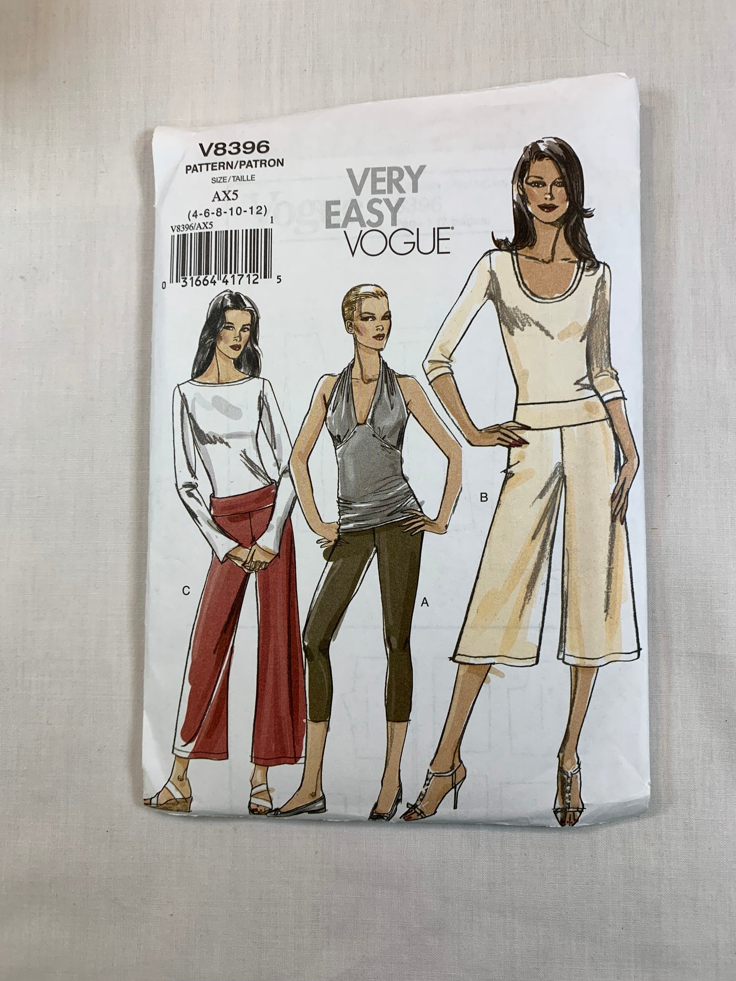 Vogue V8090 Misses'/Misses' Petite Leggings, Gaucho, Pants, Size 4-12, Uncut,2007