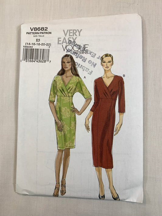 Vogue V8682, Misses' Dress, Size 14-22, Uncut, 2010