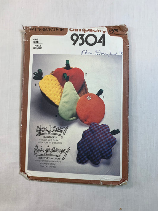 Simplicity 9304 Crafts, Potholders, Grape, Apple, Pear, Orange, Cut, Vintage 1979