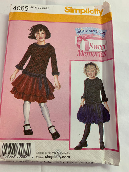 Simplicity Daisy Kingdom Sewing Pattern 4065 Girls' Dress, Ruffled, Long Sleeves, Zipper Back, Size 5-8, Uncut, 2006