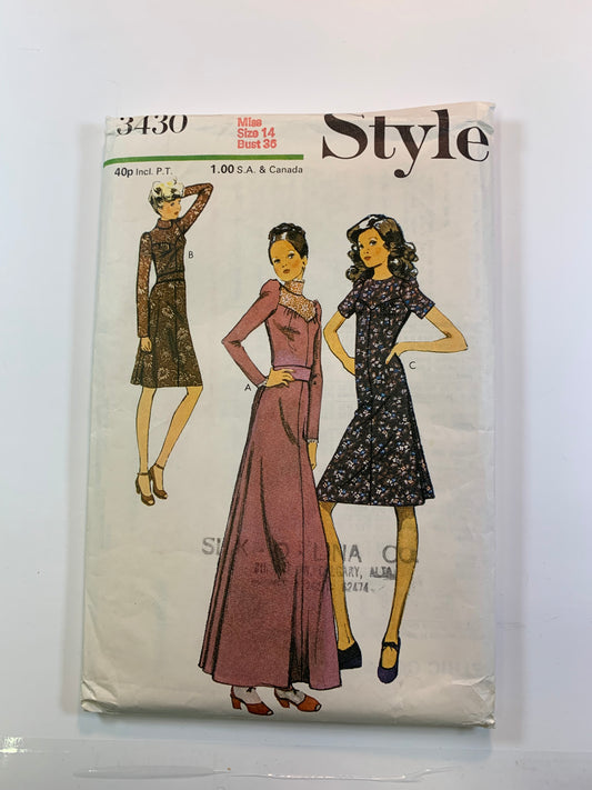 Style 3430 Misses' Dress, Size 14, Cut, Vintage 1971