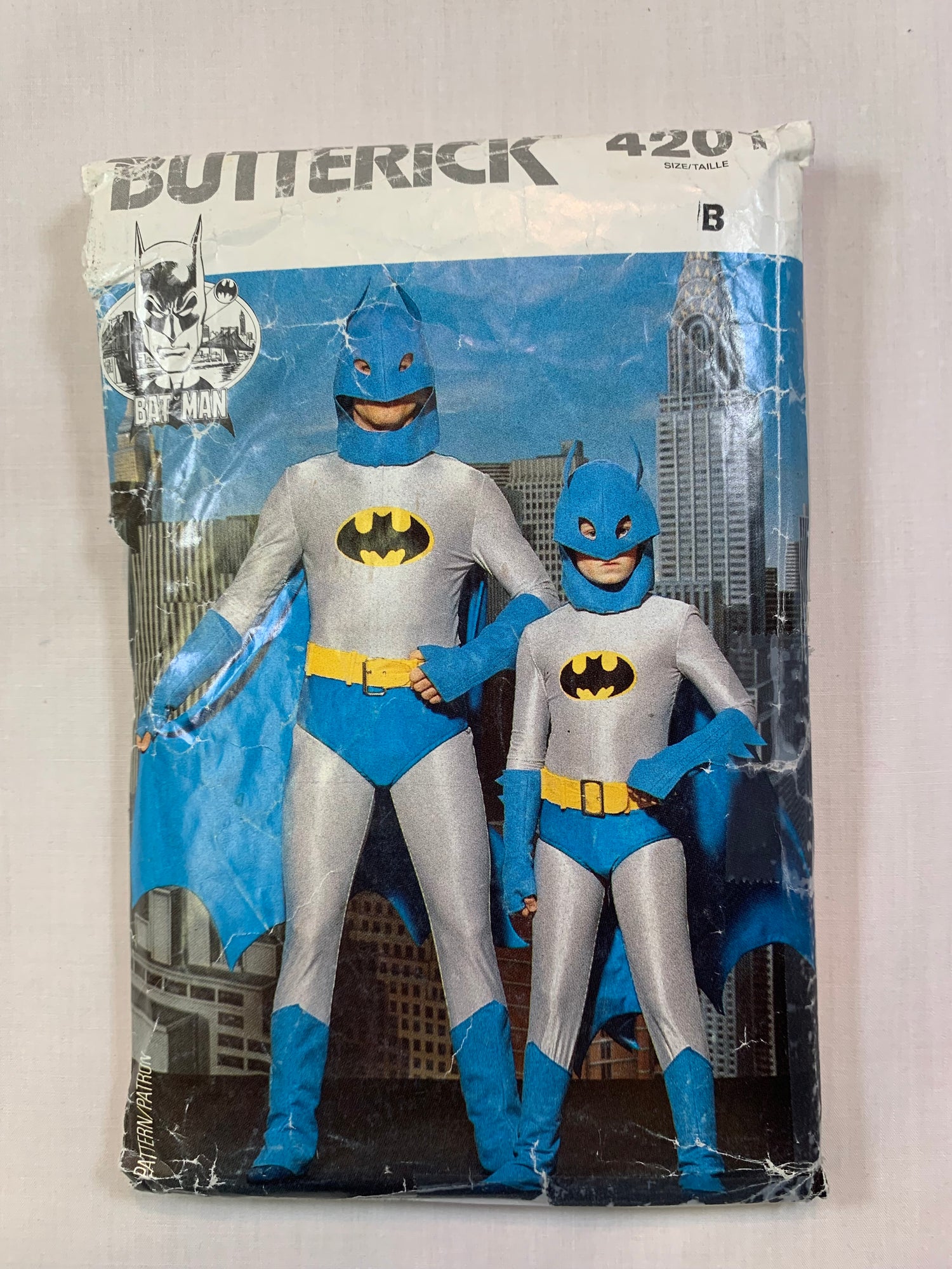 Butterick 4201, Boys' Costumes, Halloween, Batman Size 7-14, Cut, Vintage 1989