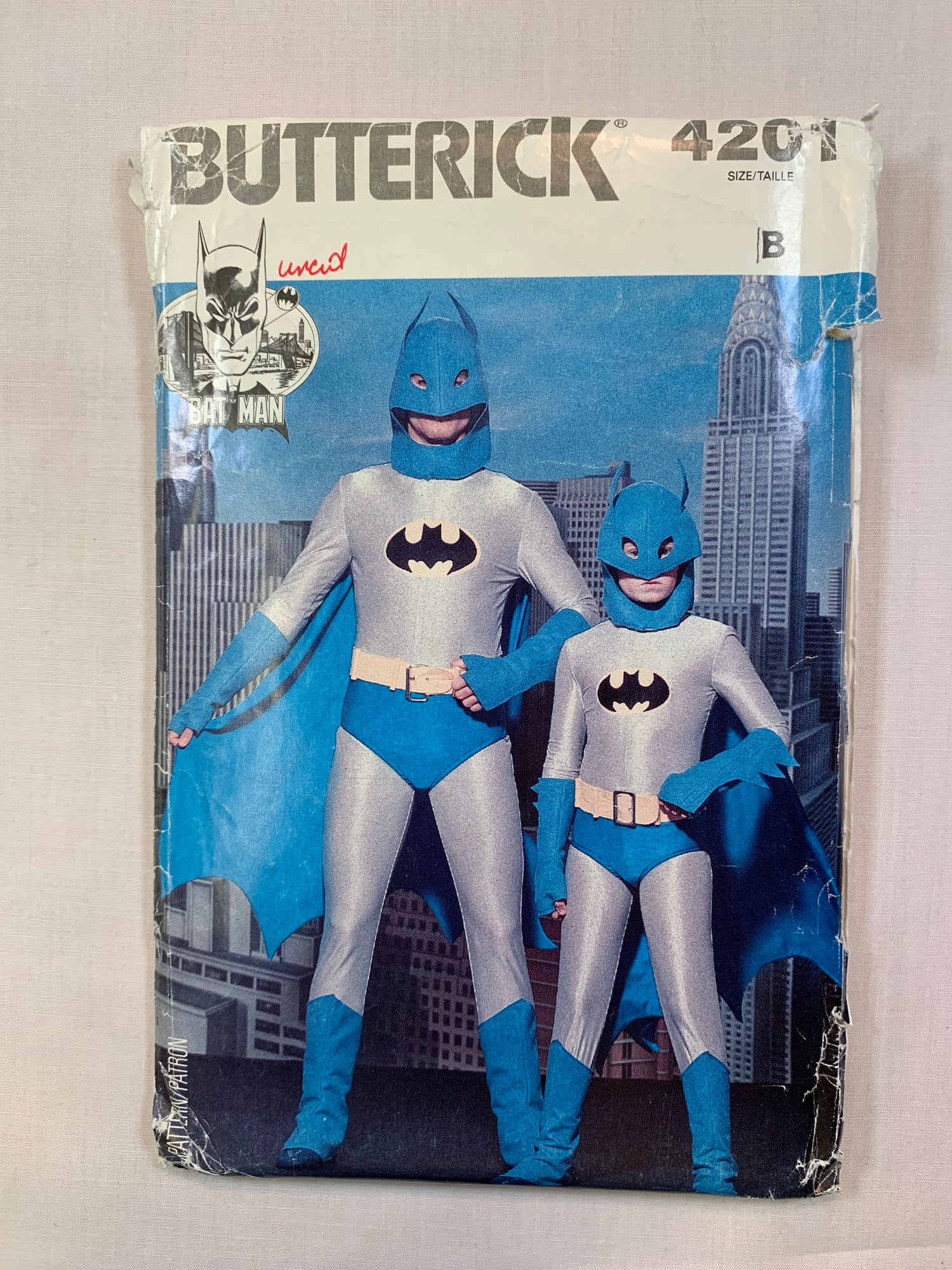 Butterick 4201, Boys' Costumes, Halloween, Batman Size 7-14, Uncut, Vintage 1989
