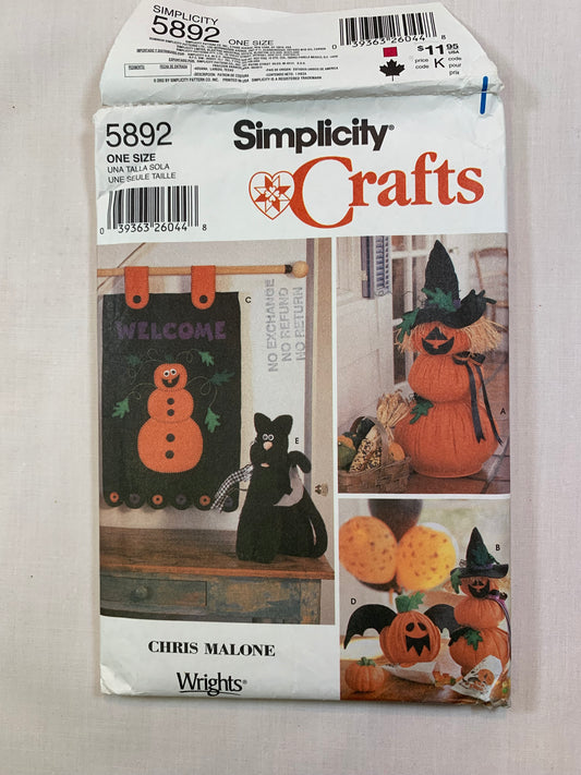 Simplicity 5892 Home Decor Halloween Decorations, Wall Hanging, Pumpkin Scarecrow, Cut, 2002