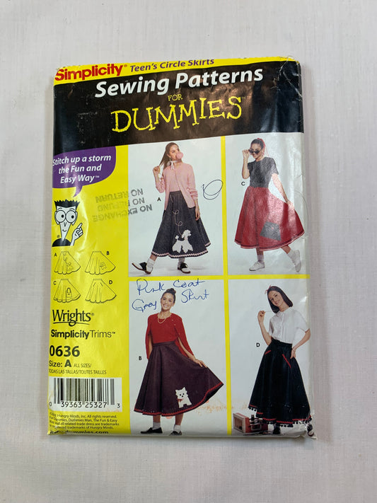 Simplicity Sewing Pattern 0636 For Dummies Misses' Circular Felt Poodle Skirt, 4 Variations, Size 23-37 Inch Waist, Uncut, 2001