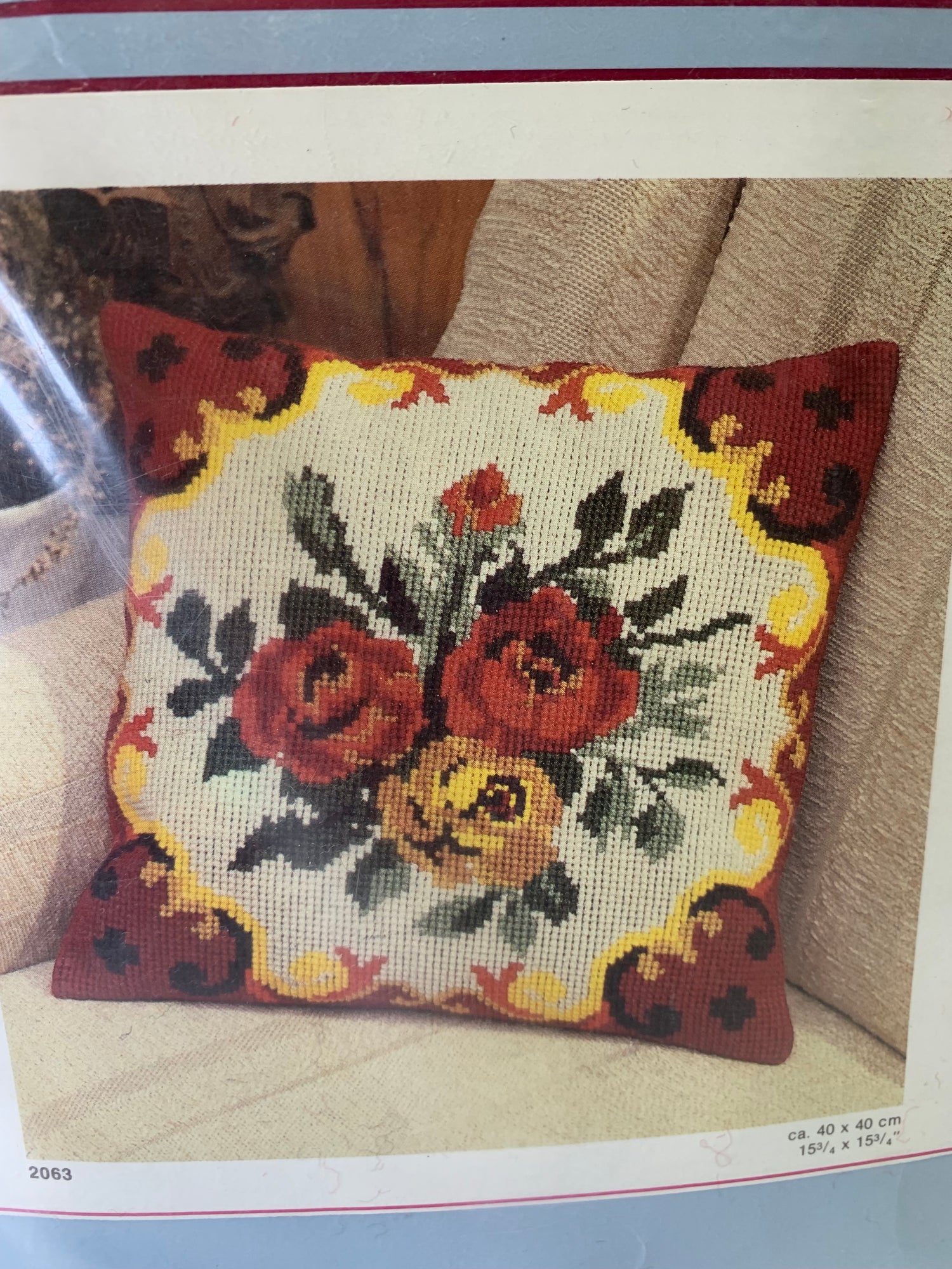 Scheepjeswol Cross Stitch Kit Embroidery Kit 2063 Yellow, Red Roses, Made In Canada, 40 cm x 40 cm, New Complete