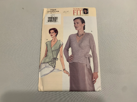 Vogue Sewing Pattern 7024 Misses' Top, Semi-Fitted, Cap Long Sleeves, Sleeveless, Wrap, Ties, Darts, V-Neckline, Uncut, Size 32-36, Vintage 1999