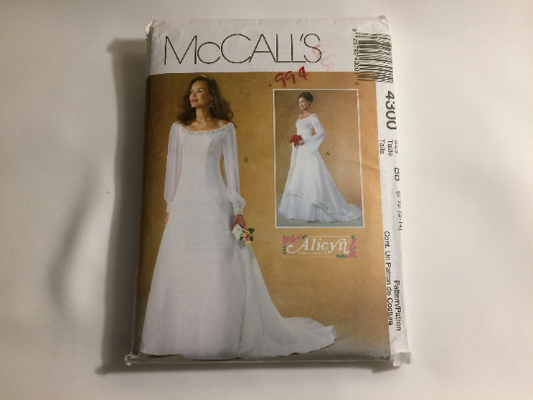 McCall's Sewing Pattern 4300 Misses/Miss Petite Lined Wedding Dresses, Bride, Raglan Sleeves, Zipper, Ruffle, Size 8-14, Uncut, 2003